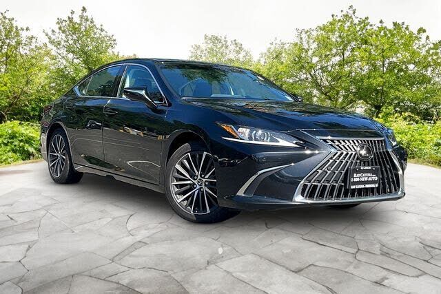 2025 LEXUS ES