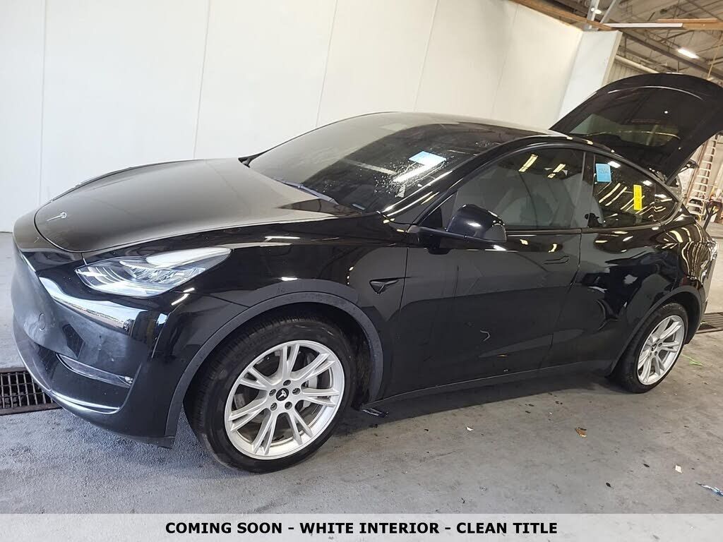 2022 TESLA Model Y