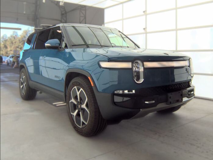 2024 RIVIAN R1S