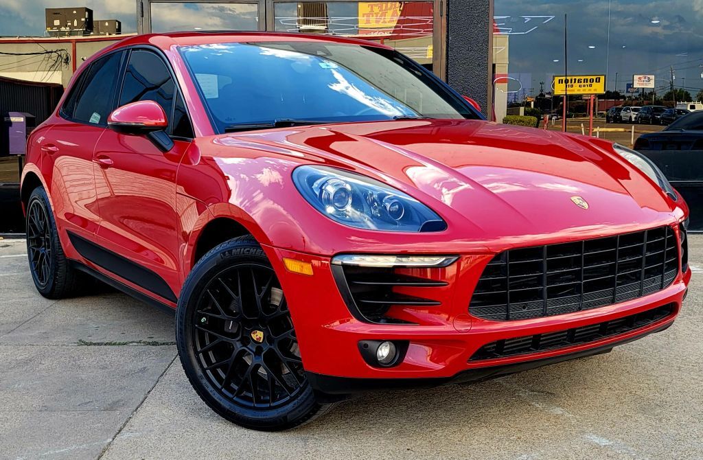 2018 PORSCHE Macan