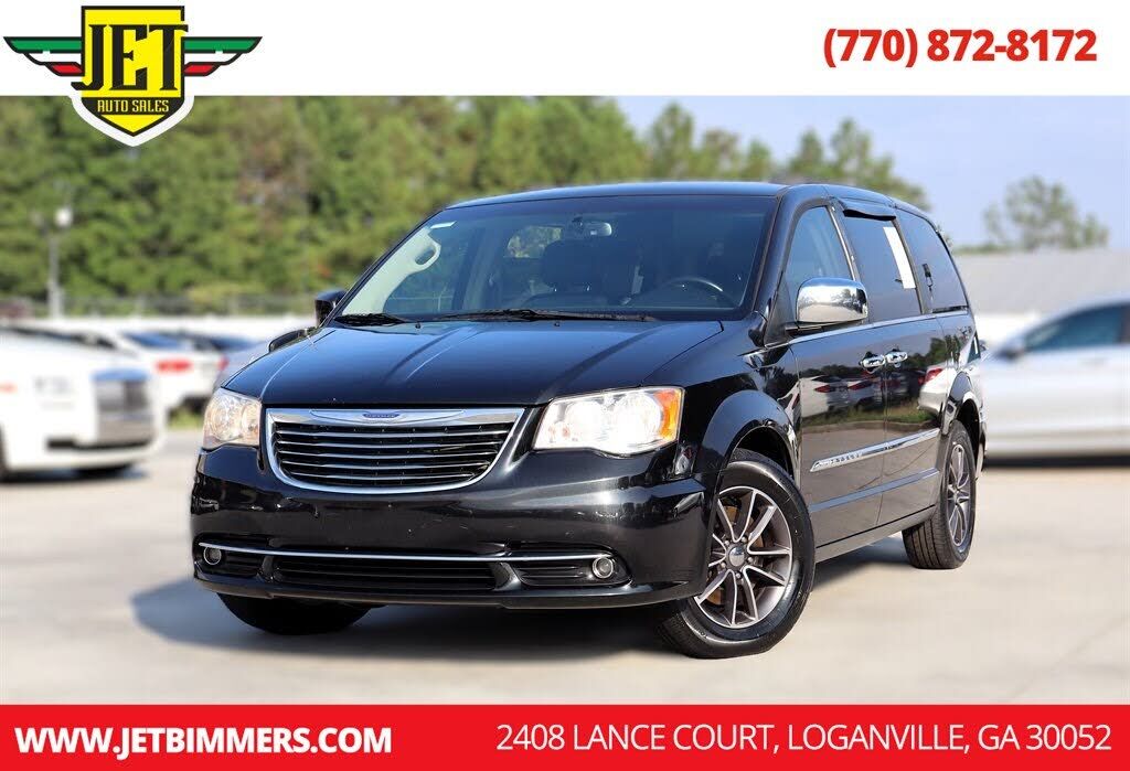 2016 CHRYSLER Town and Country