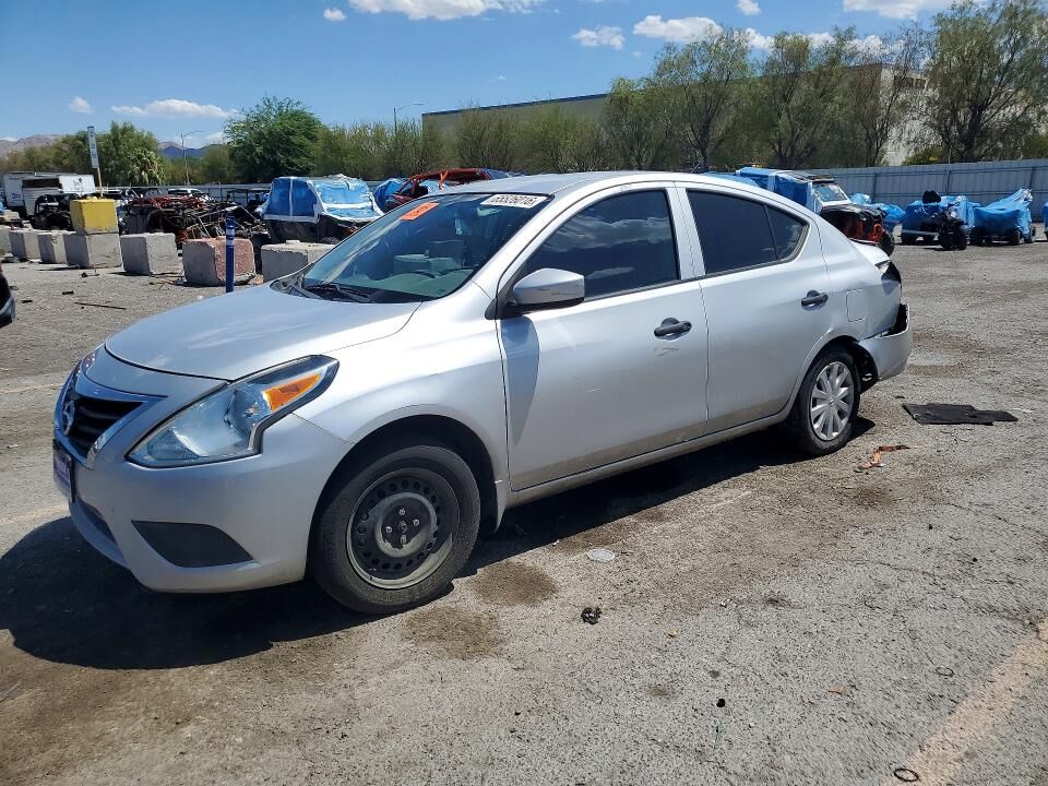 2017 NISSAN Versa
