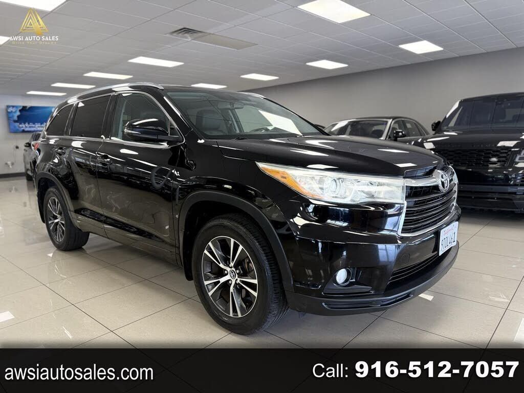 2016 TOYOTA Highlander