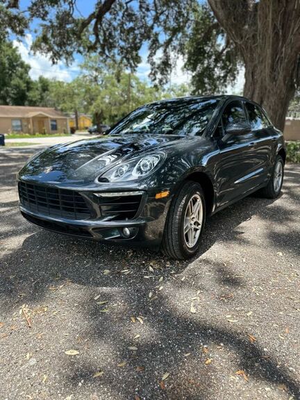 2018 PORSCHE Macan