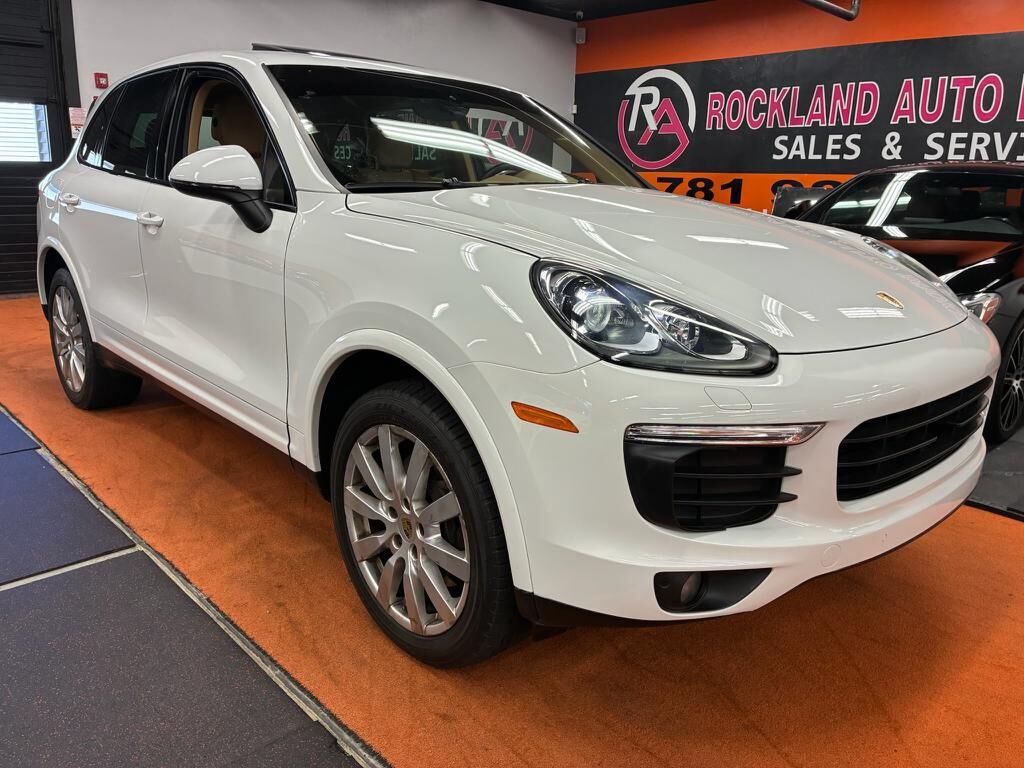 2017 PORSCHE Cayenne