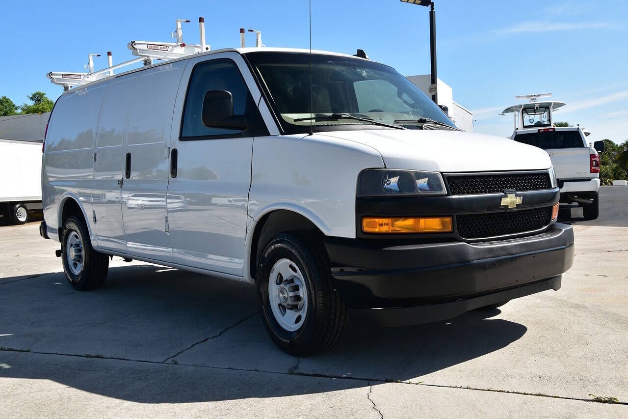 2020 CHEVROLET Express