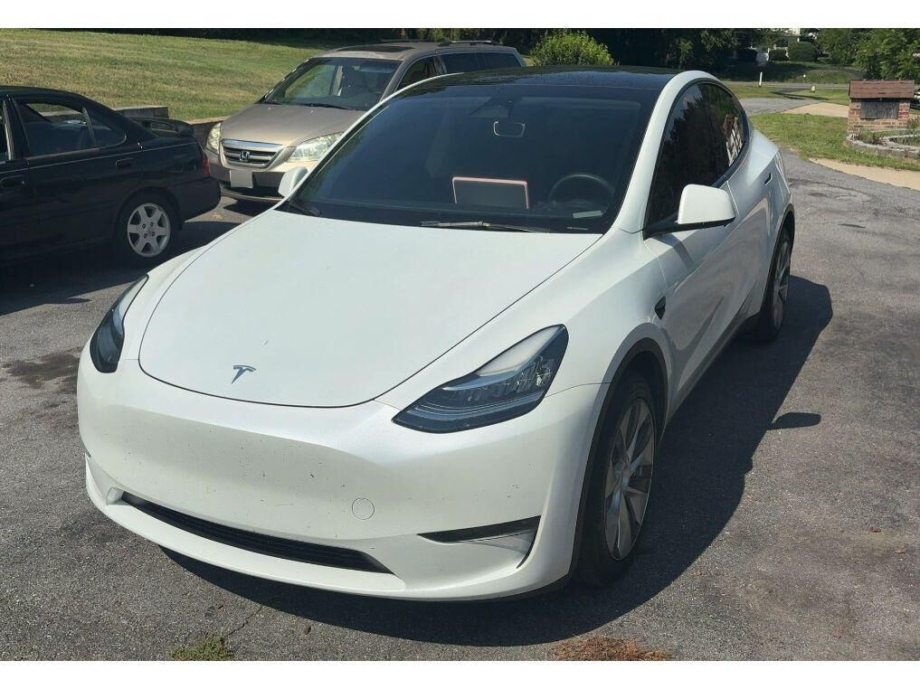 2023 TESLA Model Y