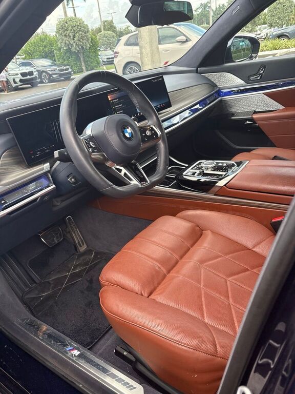 2024 BMW 760i