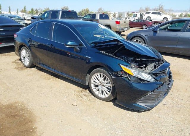 2018 TOYOTA Camry