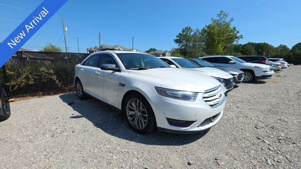 2013 FORD Taurus