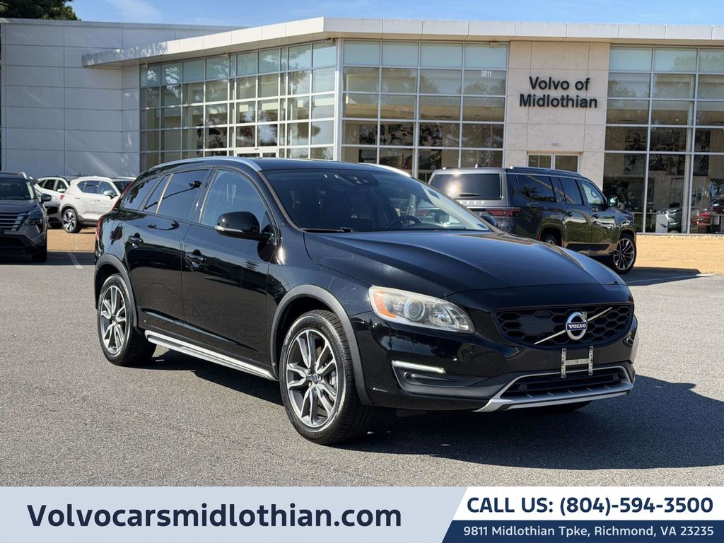 2017 VOLVO V60CC