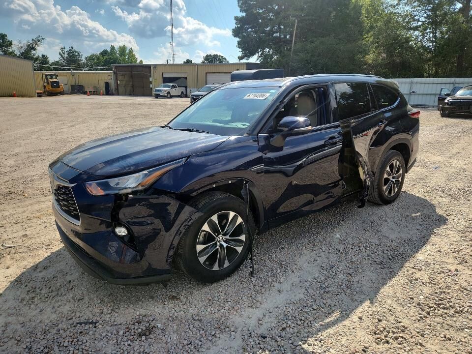 2020 TOYOTA Highlander