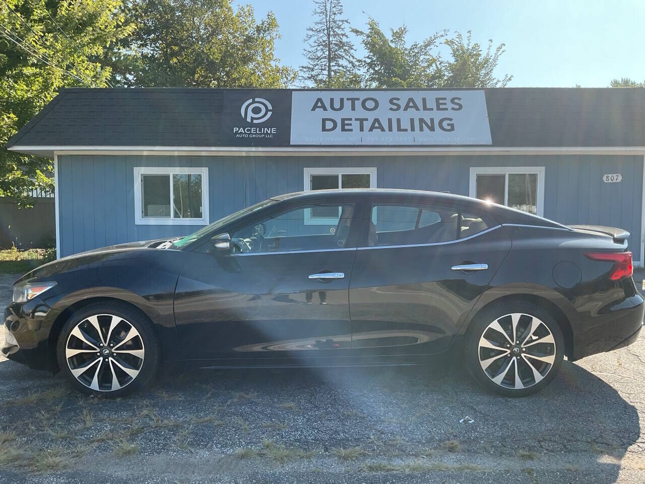 2017 NISSAN Maxima