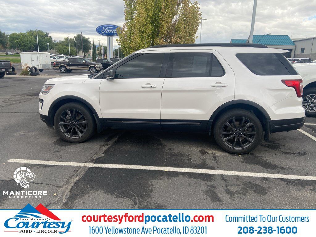 2018 FORD Explorer