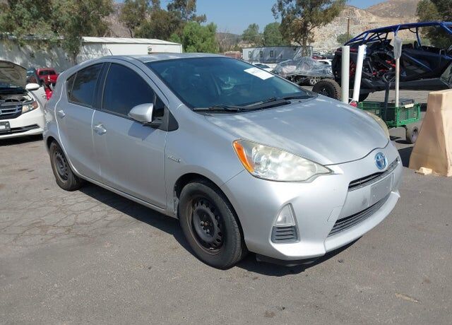 2014 TOYOTA Prius