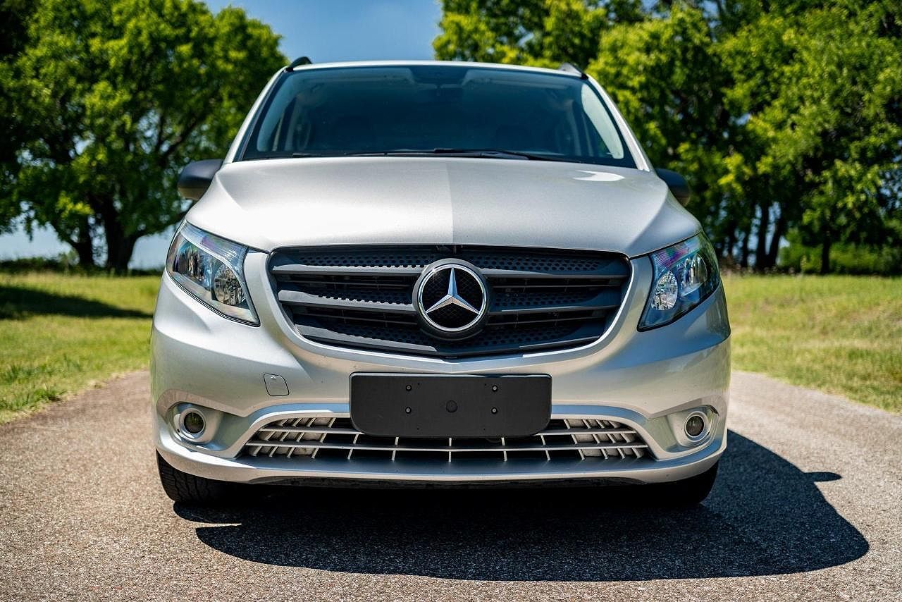 2016 Mercedes-Benz METRIS