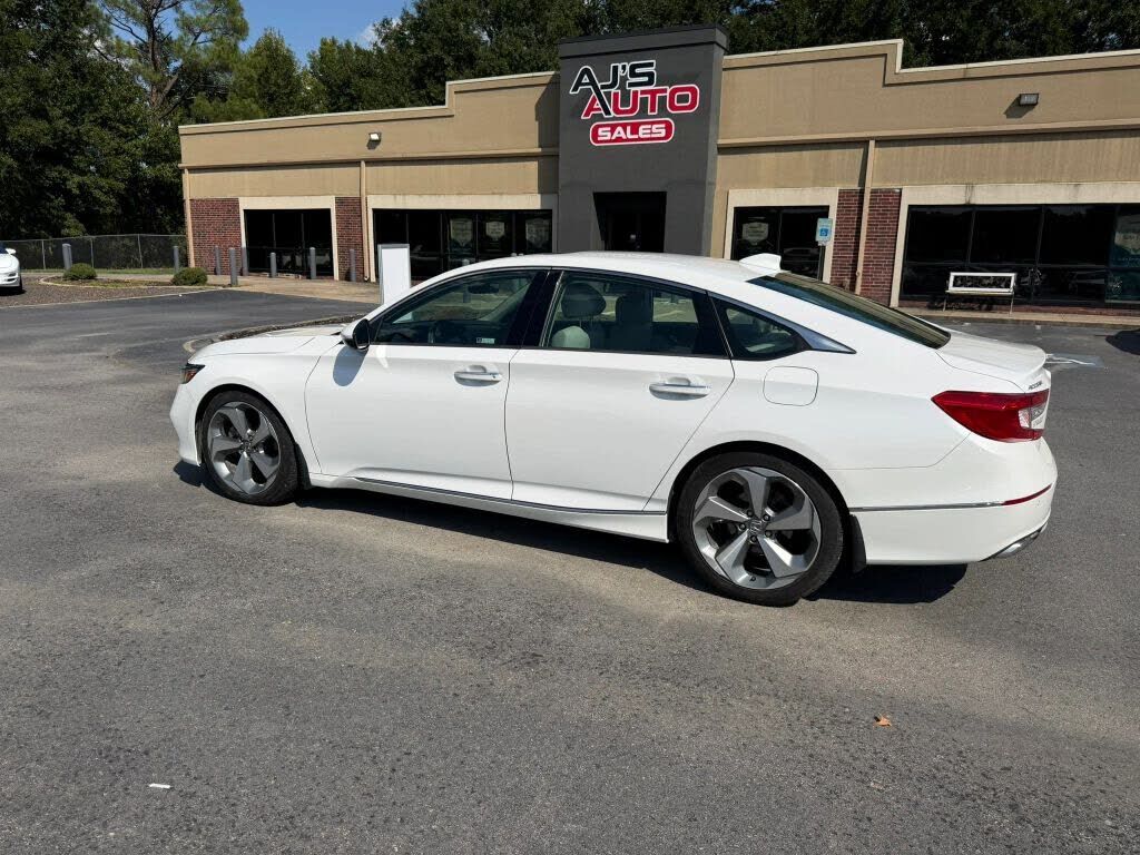 2018 HONDA Accord
