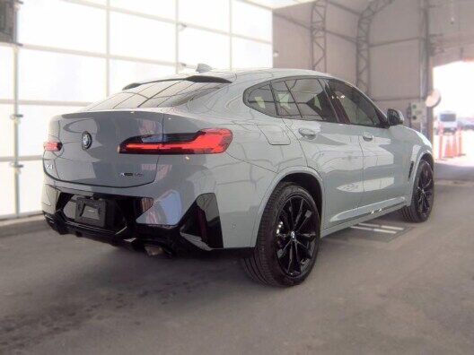 2023 BMW X4
