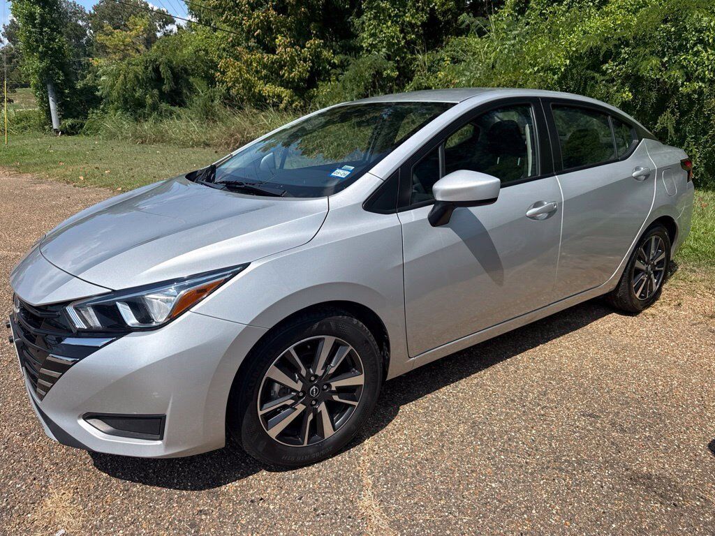 2024 NISSAN Versa