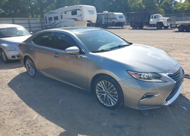 2016 LEXUS ES