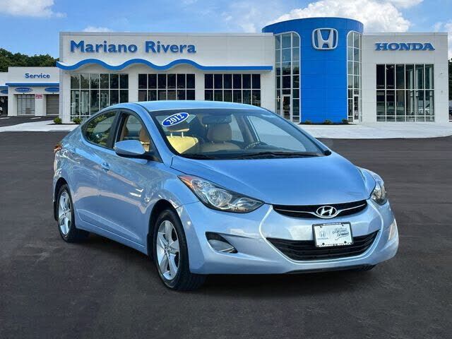 2012 HYUNDAI Elantra
