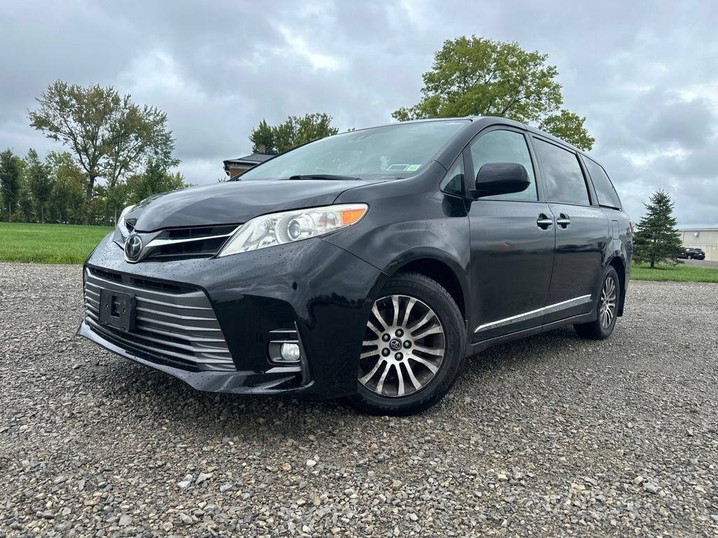 2019 TOYOTA Sienna