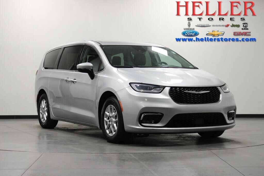 2023 CHRYSLER Pacifica