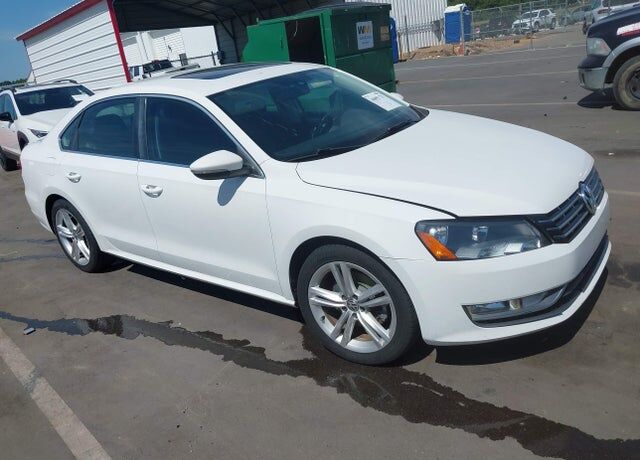 2012 VOLKSWAGEN Passat