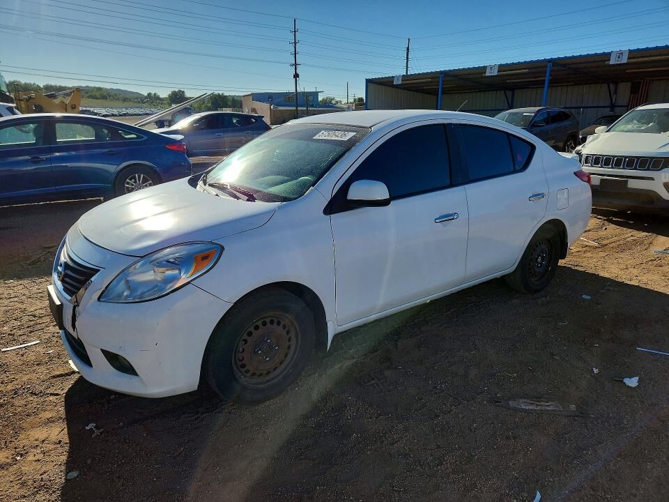 2013 NISSAN Versa