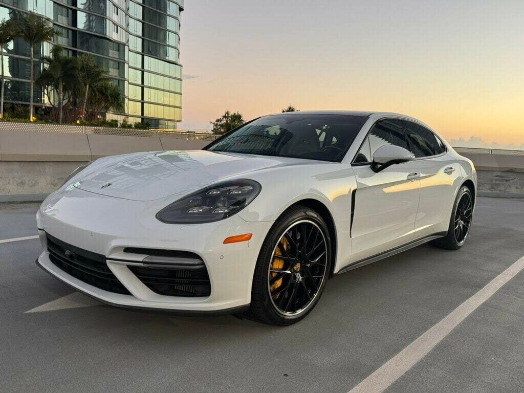 2018 PORSCHE Panamera