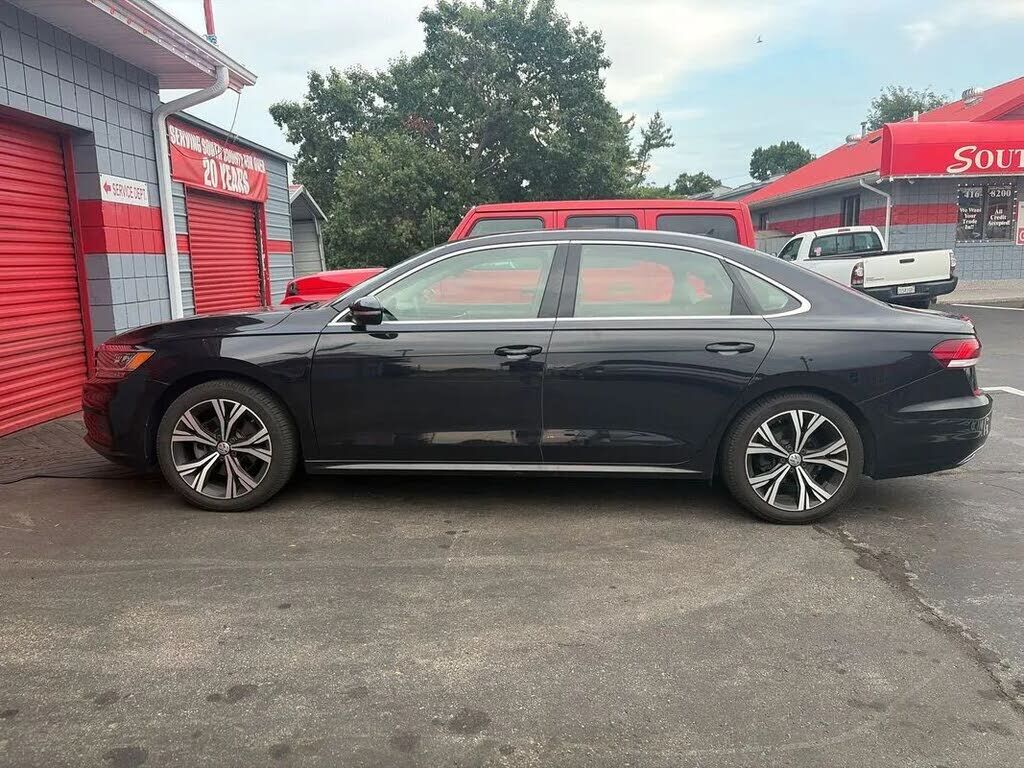 2021 VOLKSWAGEN Passat