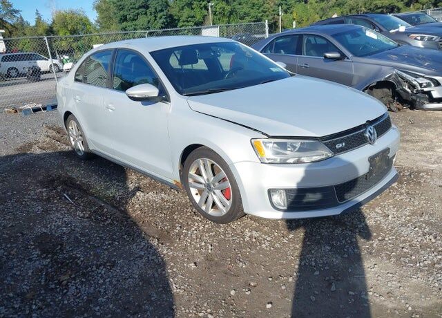 2013 VOLKSWAGEN Jetta