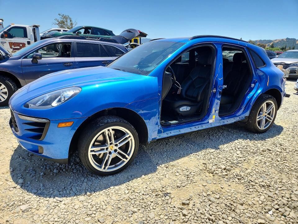 2017 PORSCHE Macan