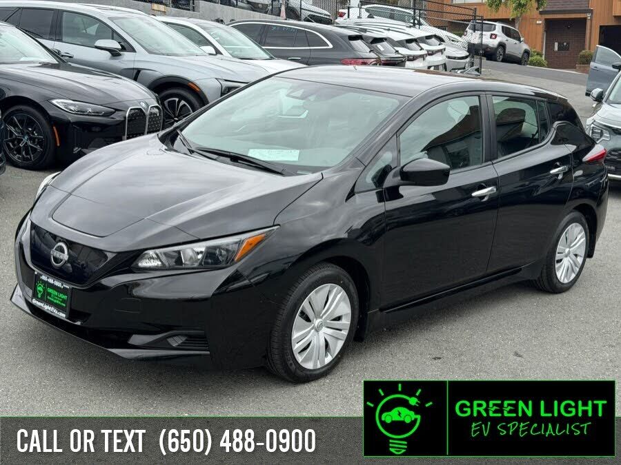 2025 NISSAN Leaf