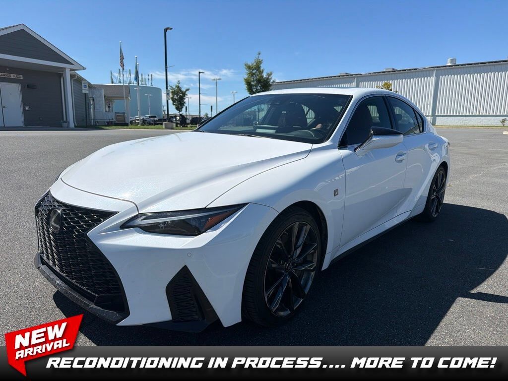 2022 LEXUS IS