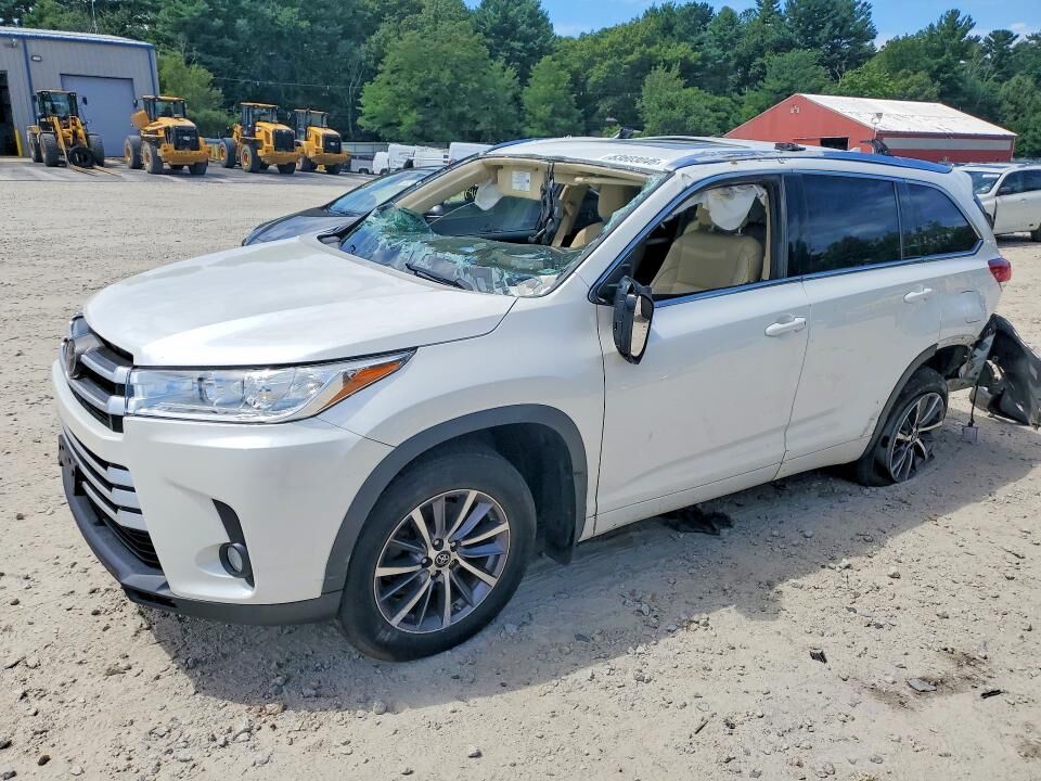 2018 TOYOTA Highlander