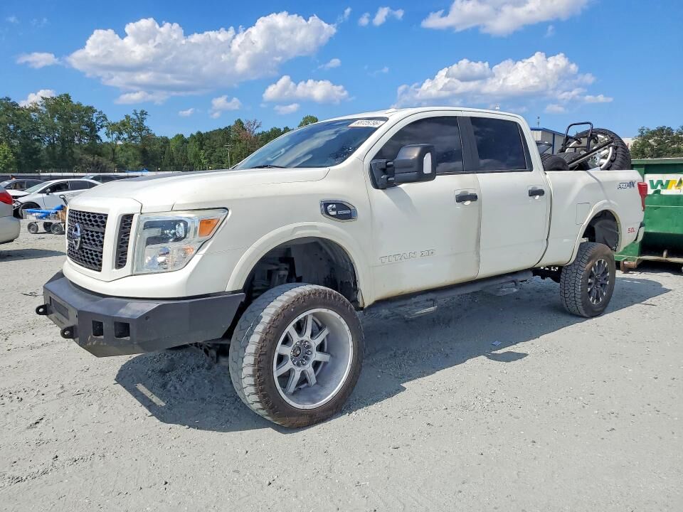 2017 NISSAN Titan