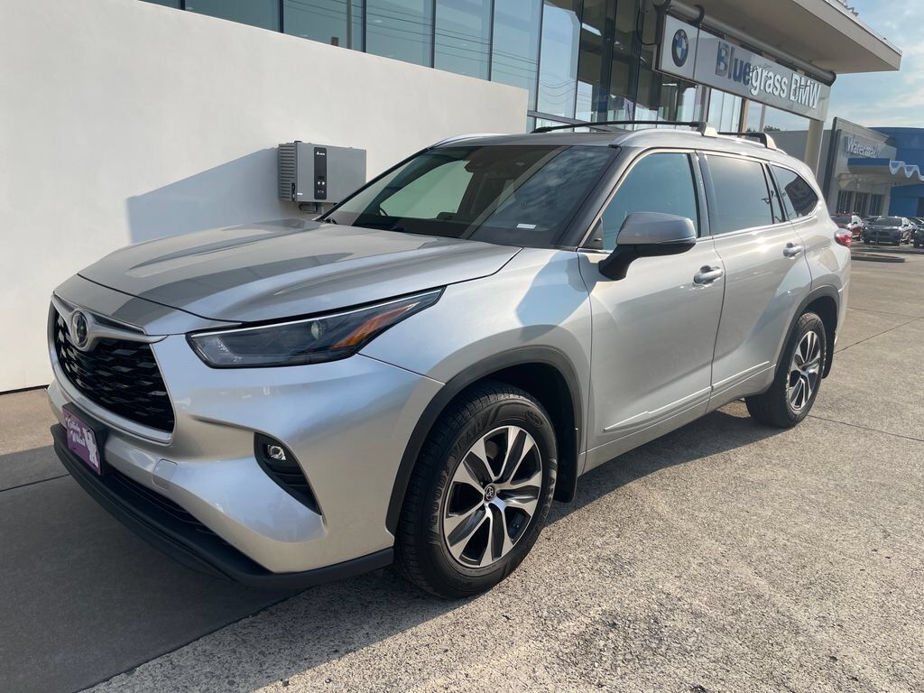 2022 TOYOTA Highlander