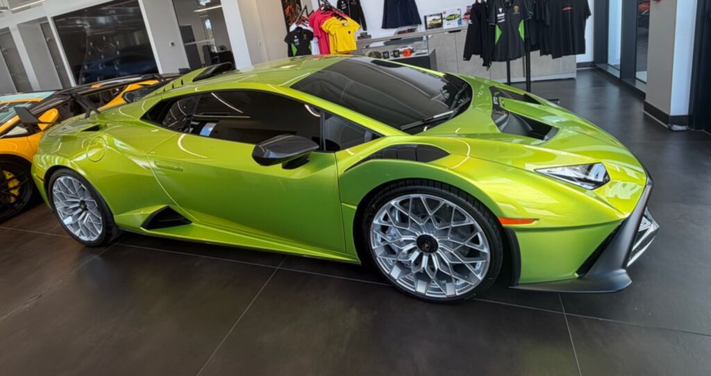 2024 LAMBORGHINI Huracan STO