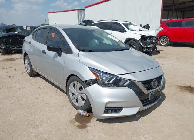 2022 NISSAN Versa