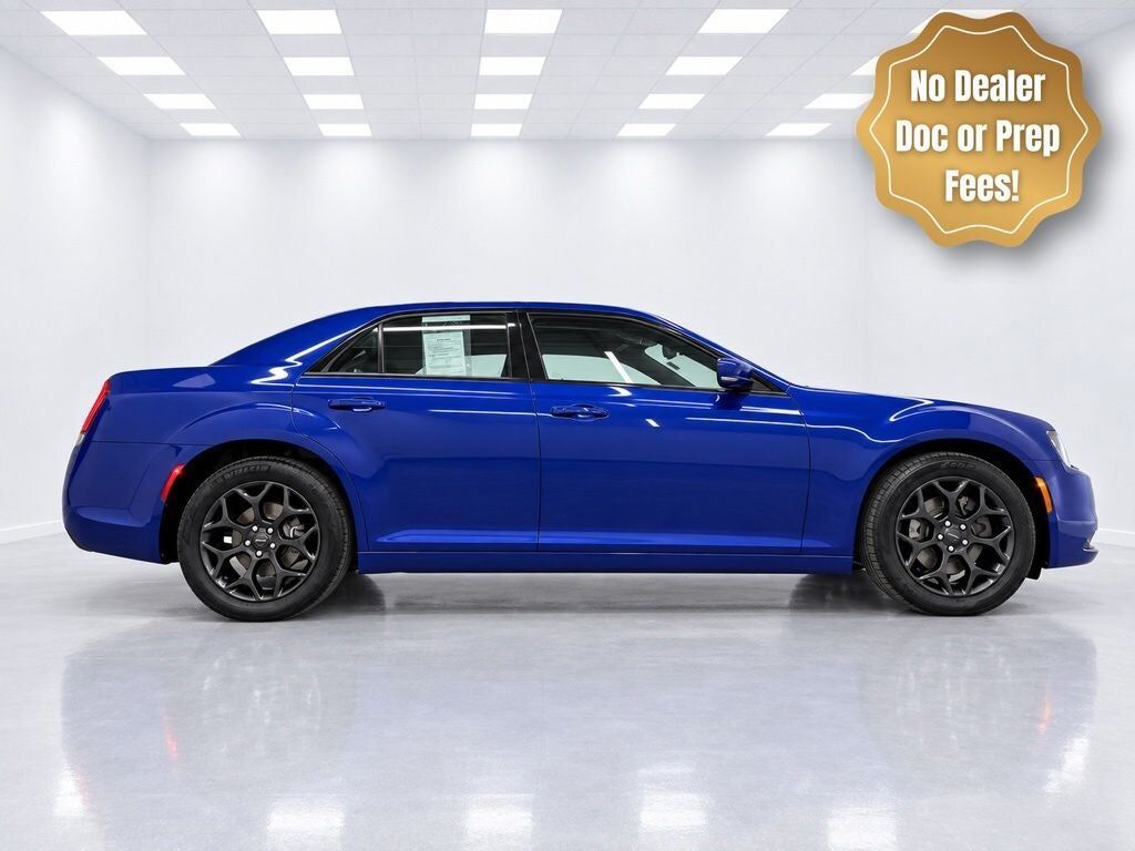 2019 CHRYSLER 300