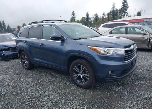 2016 TOYOTA Highlander