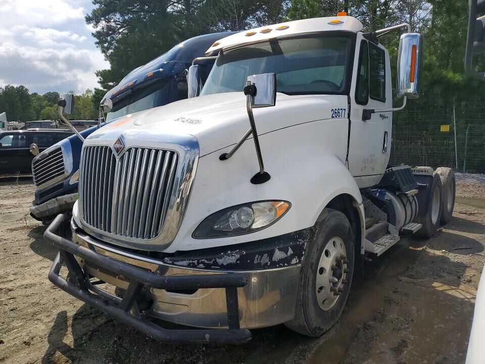 2015 INTERNATIONAL LF687
