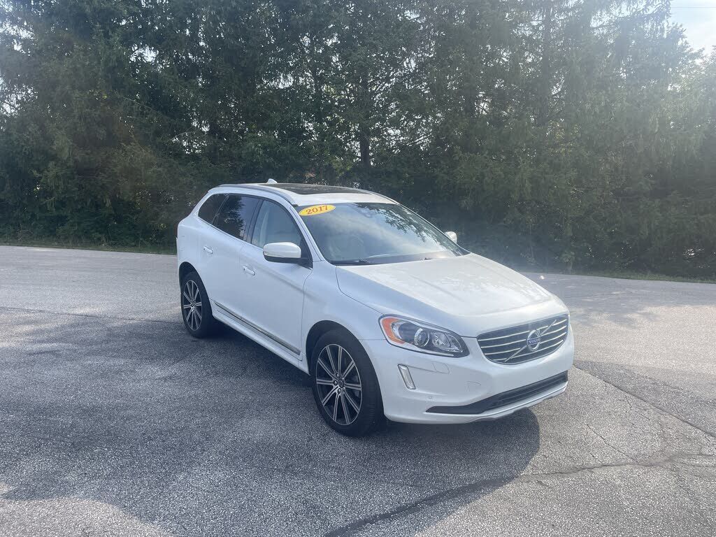 2017 VOLVO XC60