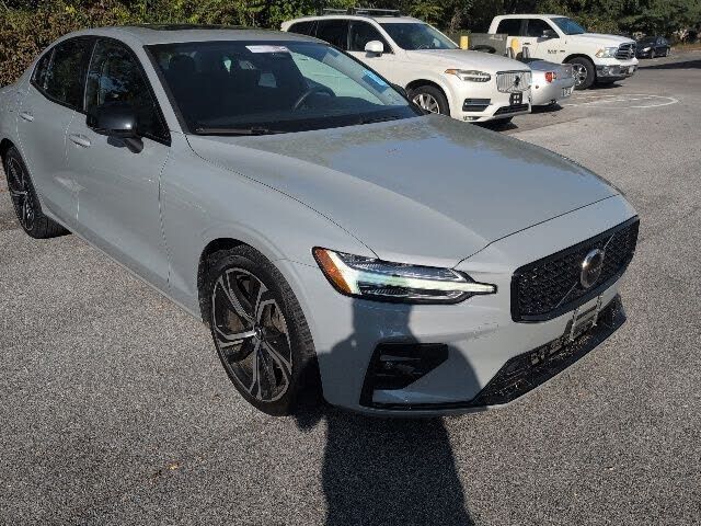 2024 VOLVO S60