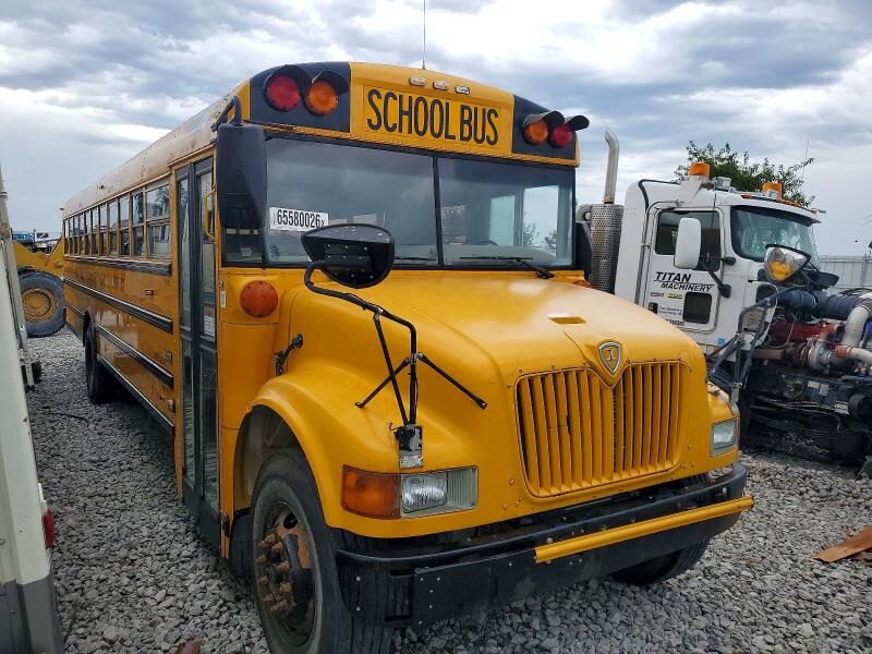 2004 INTERNATIONAL 3000IC