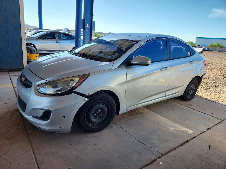 2013 HYUNDAI Accent