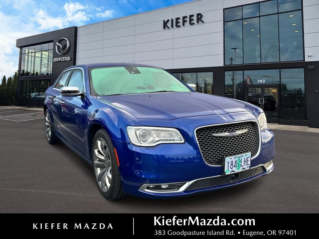 2019 CHRYSLER 300