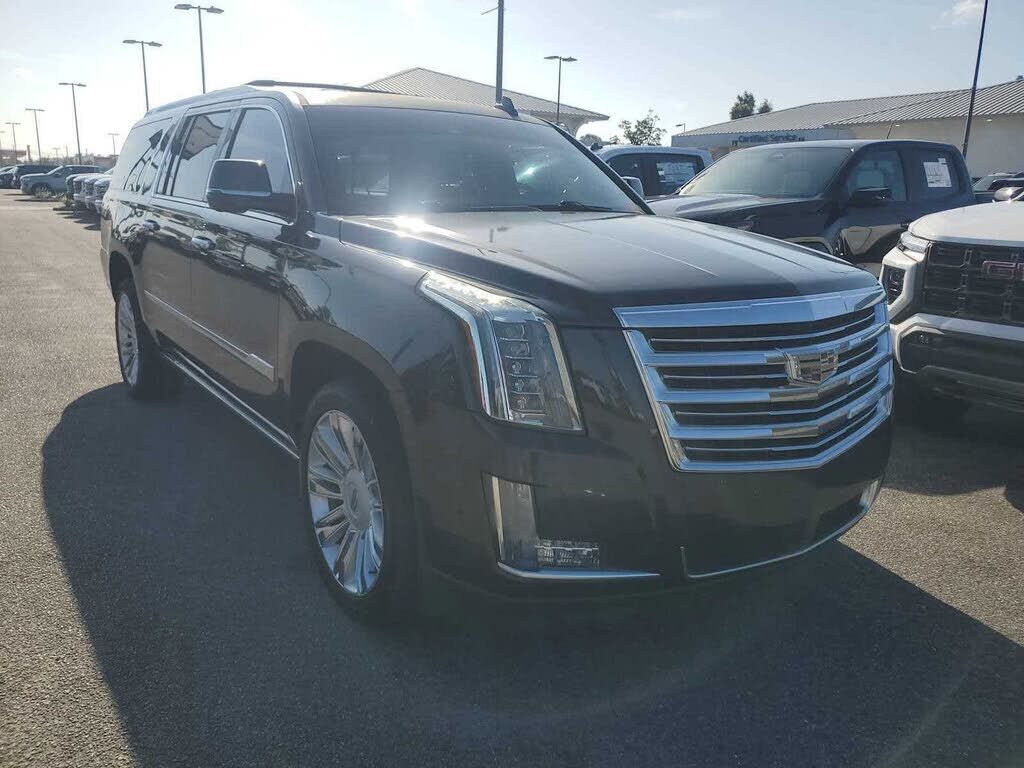 2017 CADILLAC Escalade ESV
