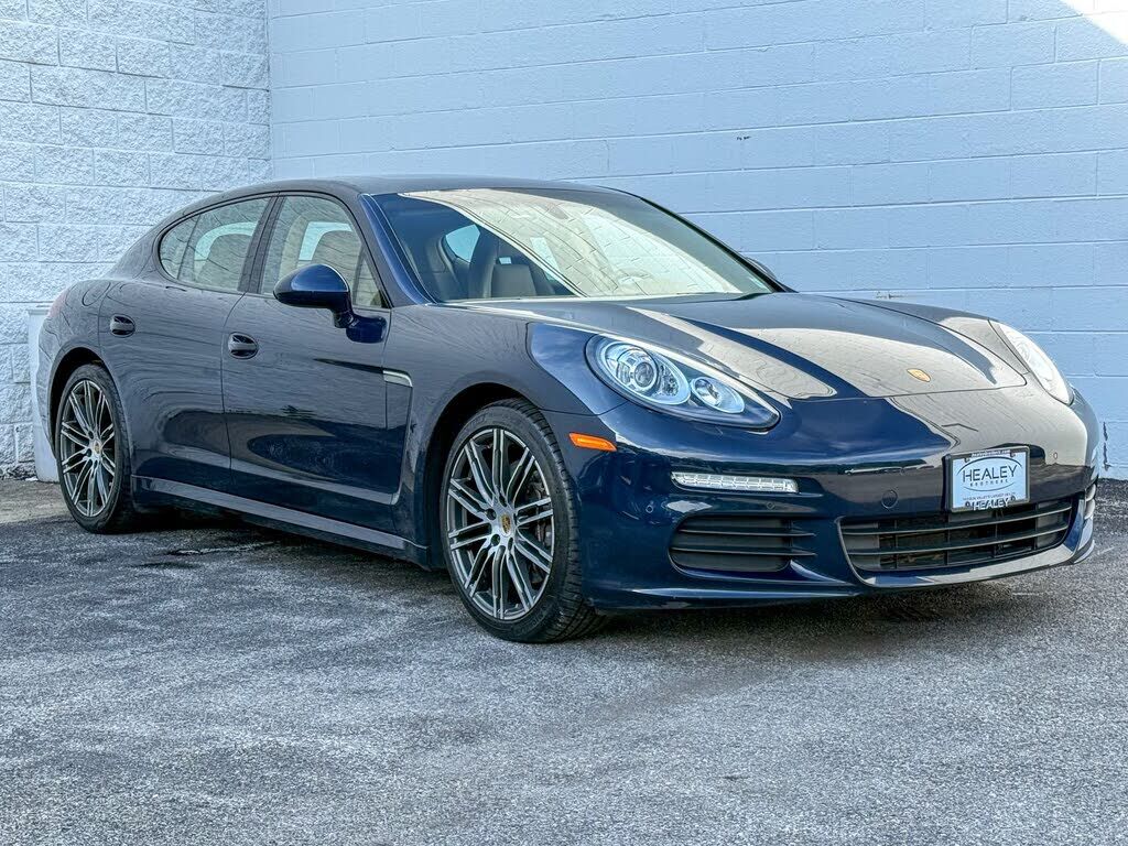 2016 PORSCHE Panamera